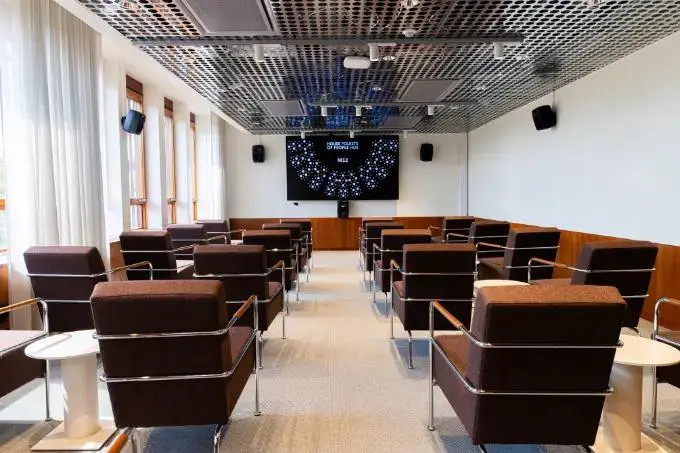 Meeting room M12
